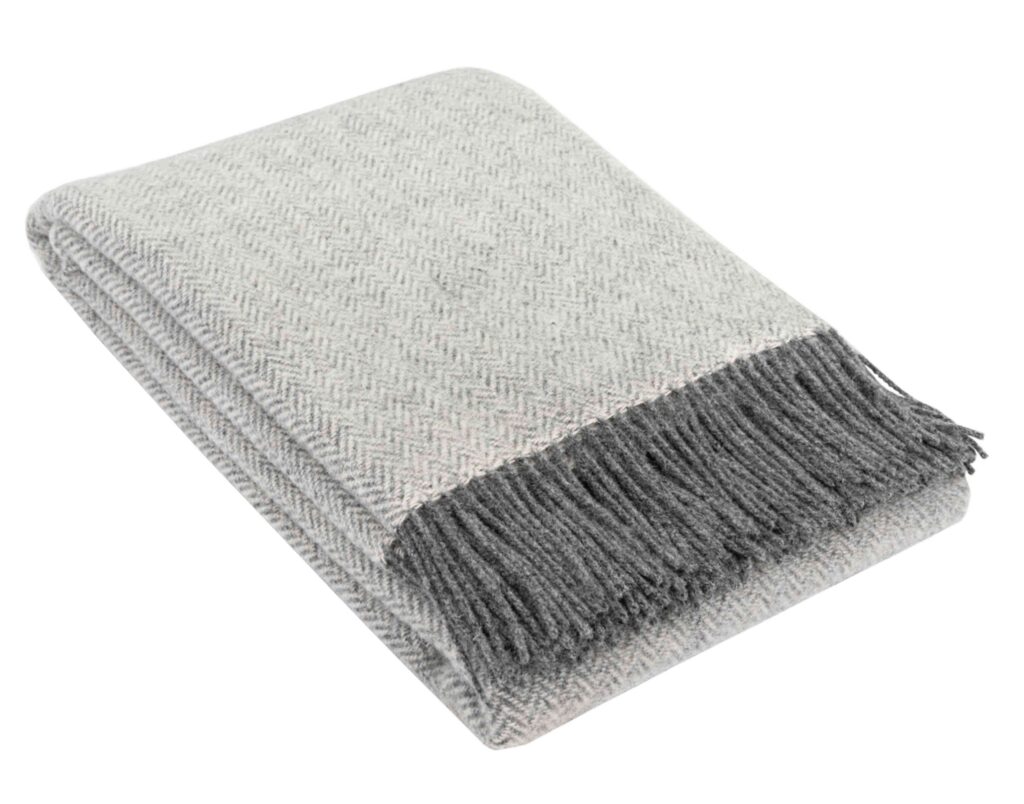 Pleed Zelandia, 140x200 cm, 340 g/m2, 100% vill, GREY WHITE 80-3102 1 R05496 80-3102 GREY WHITE